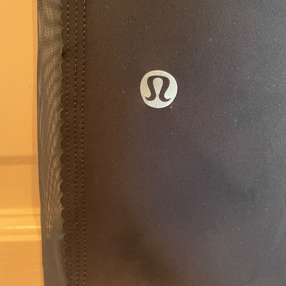Lululemon Adore Your Core (28”) in Nocturnal Teal, Size 4 - Picture 8 of 9